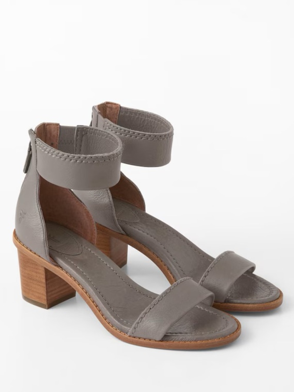 NWOT Frye Brielle Back Zip Heel